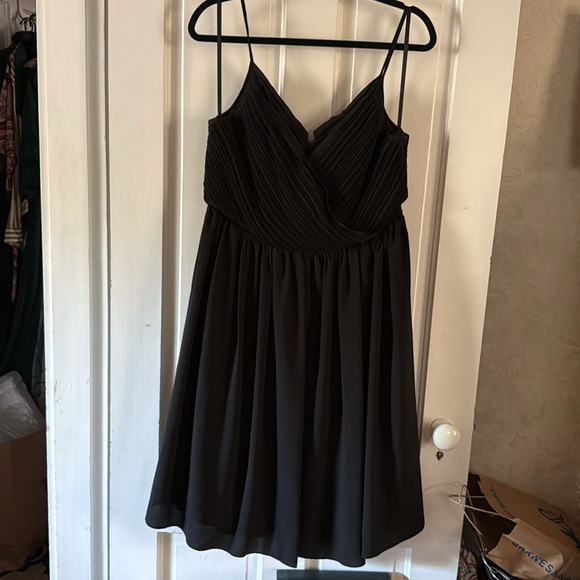 Banana Republic Classic Little Black Dress - Picture 9 of 9